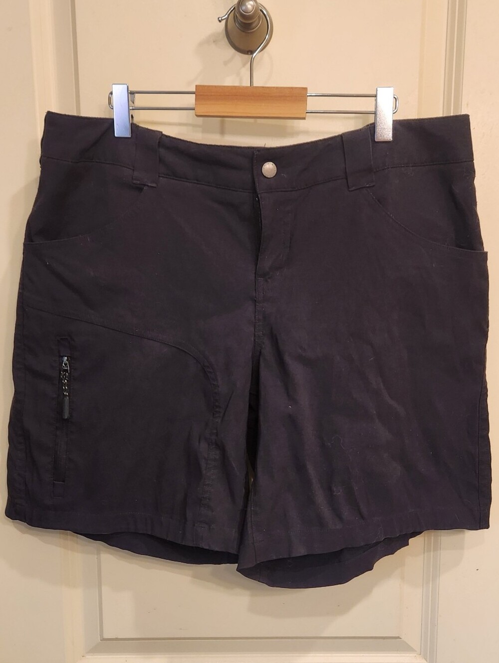 Women's Casual Everyday Shorts in Black